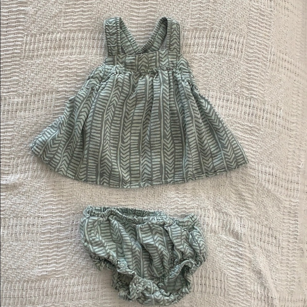 Old Navy baby girl outfit